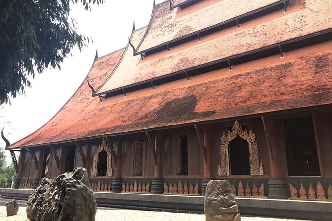 CHIANG MAI-CHIANG RAI: White+Blue Temple+Baan Dam+Golden Triangle - Tour Details