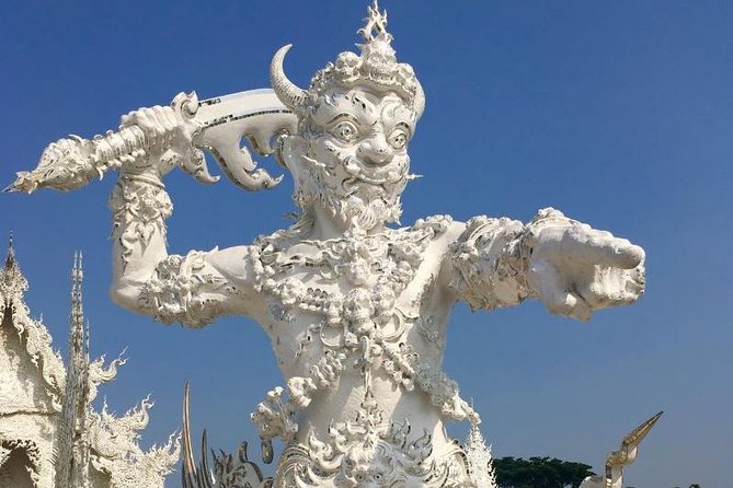 Chiang Mai-Chiang Rai:White-Black-Blue Temple-Golden Triangle-Keren-Boat Trip - Karen Long Neck Hill Tribe