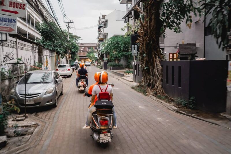 Chiang Mai : Discover Chiang Mais After Dark by Vespa Tour - Inclusions and Gear