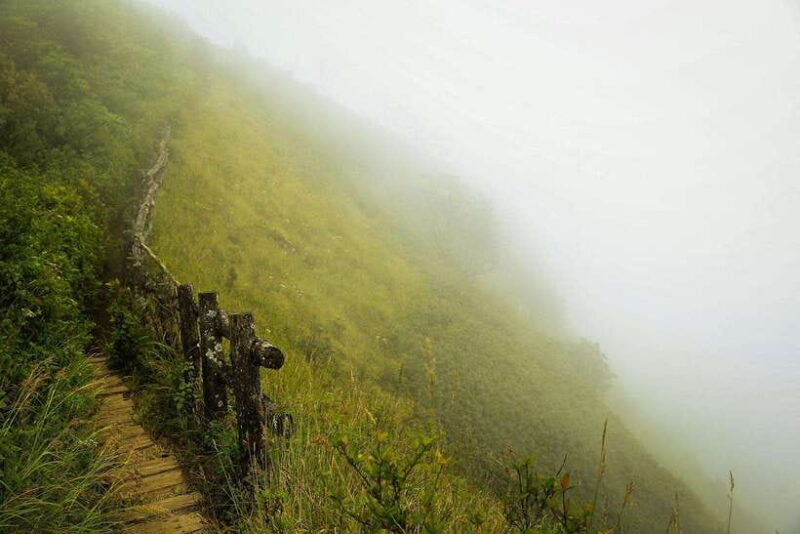 Chiang Mai: Doi Inthanon National Park, Waterfall & Lunch - Wachirathan Waterfall