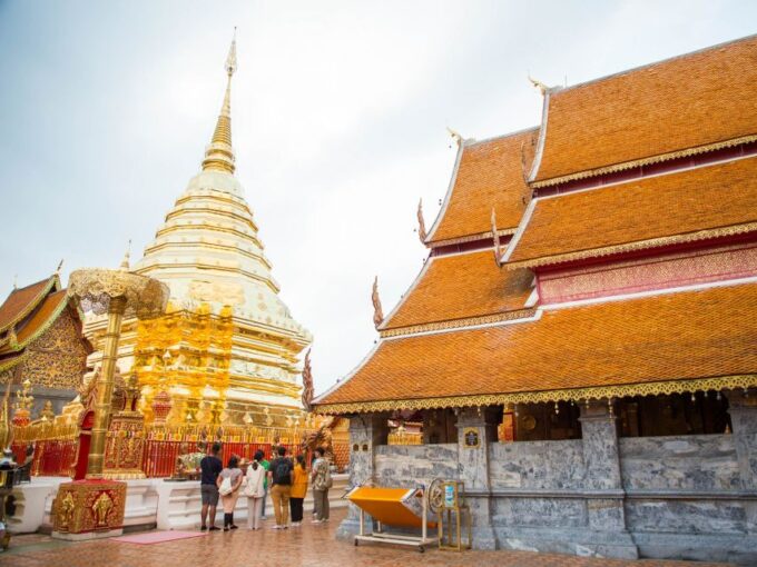 Chiang Mai: Doi Suthep, Wat Umong, and Pha Lat Sunrise Tour - Discovering Wat Pha Lat
