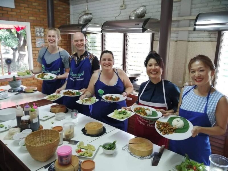 Chiang Mai: Evening Cooking Class and Local Market Visit - Class Structure and Experience