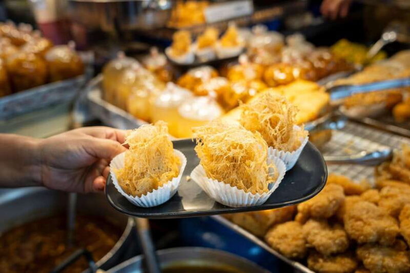 Chiang Mai: Evening Sightseeing and Local Food Guided Tour - Itinerary Highlights