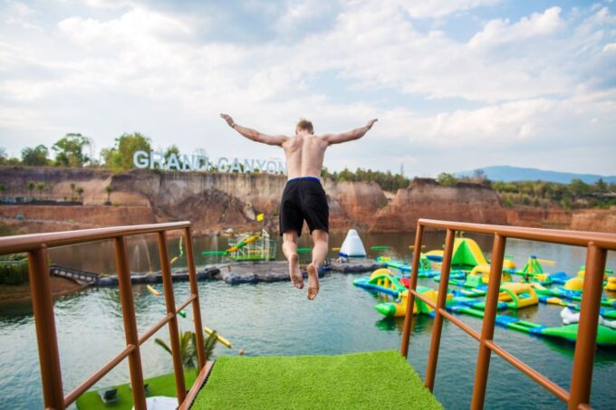 Chiang Mai: Grand Canyon Water Park Ticket - Getting to the Park