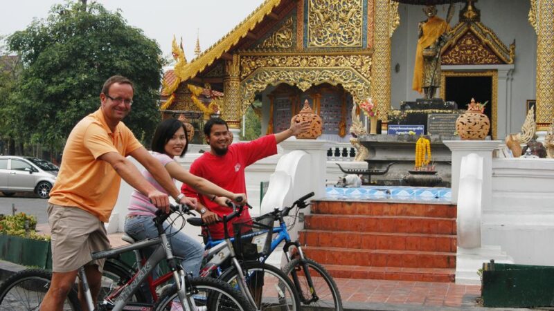 Chiang Mai: Guided Historical City Tour by Bike With Lunch - Experience Highlights