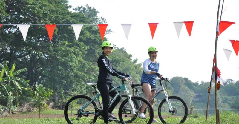 Chiang Mai: Half-Day Private Bicycle Tour With Lunch - Experience and Features