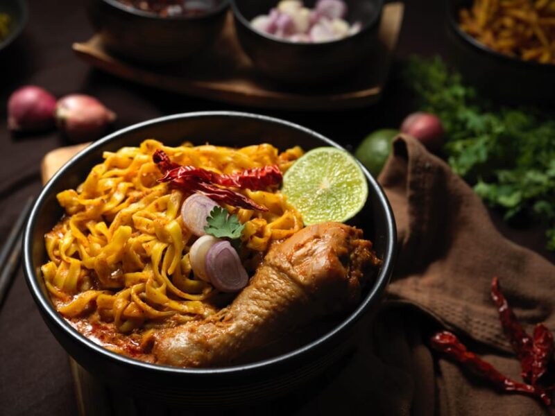 Chiang Mai: Highlight Tour With Tasting & Spa - Khao Soi Lamduan