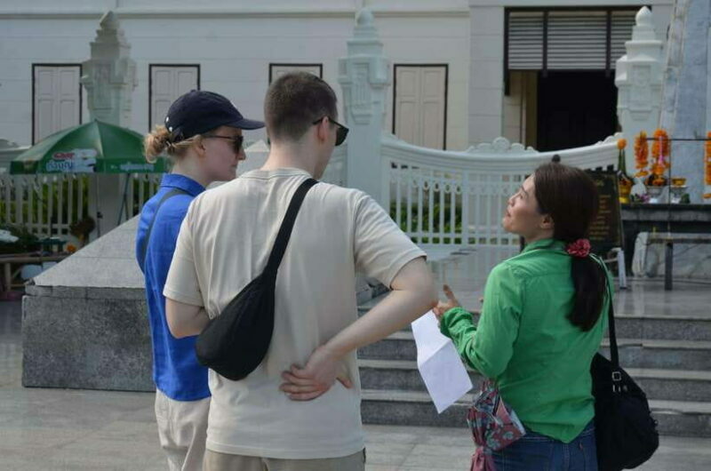 Chiang Mai: Historic Temples and City Guided Walking Tour - Key Points