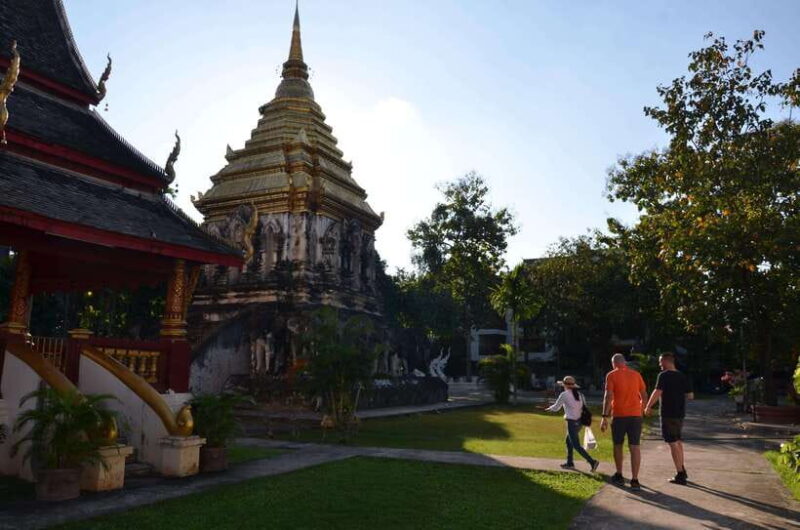 Chiang Mai: Historic Temples and City Guided Walking Tour - Itinerary Highlights