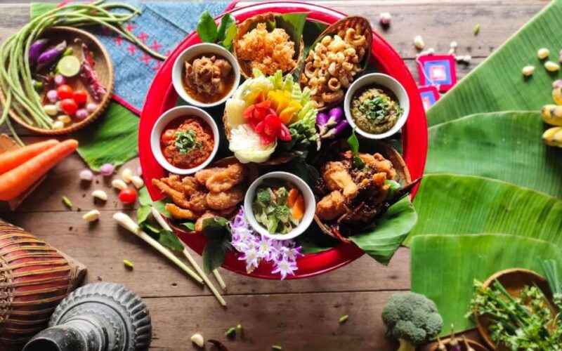 Chiang Mai: Khantoke Dinner With Traditional Performance - Cultural Immersion