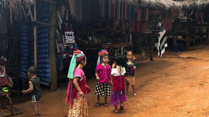Chiang Mai: Lalita Cafe & White, Blue, Big Buddha Temples - Tour Guide and Transportation