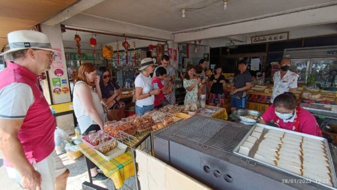 Chiang Mai: Local Food and Markets Guided Walking Tour - Frequently Asked Questions