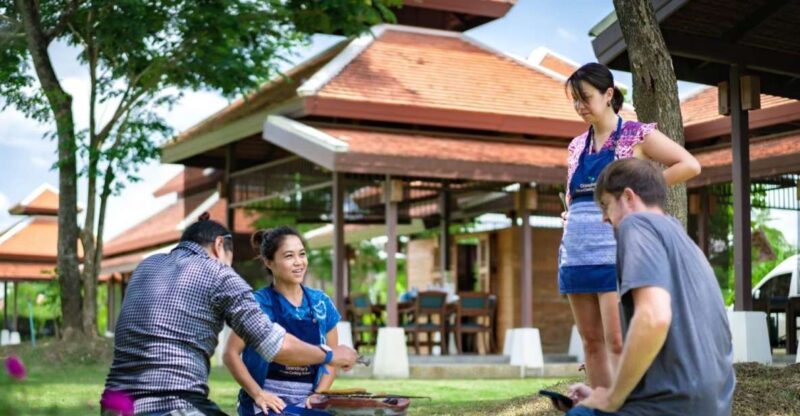 Chiang Mai: Local Northern Thai Cooking Class at Grandmas - Market and Farm Visits