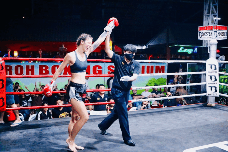 Chiang Mai: Loi Kroh Muay Thai Boxing Stadium - Male and Female Thai Boxers