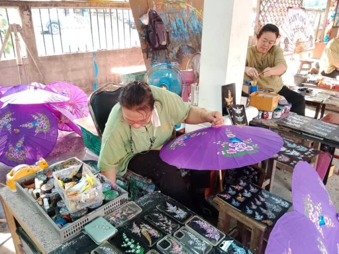 Chiang Mai: Mae Kampong Village, Hot Springs & Bor Sang Tour - Bo-Sang Handicrafts Centre
