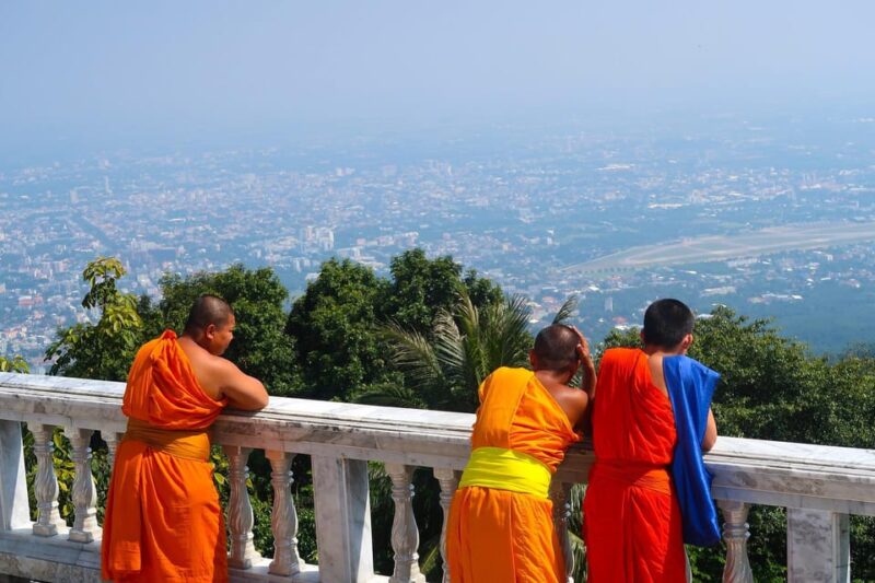 Chiang Mai: Main Temples Tour With Portuguese Speaking Guide - Wat Phra That Doi Suthep