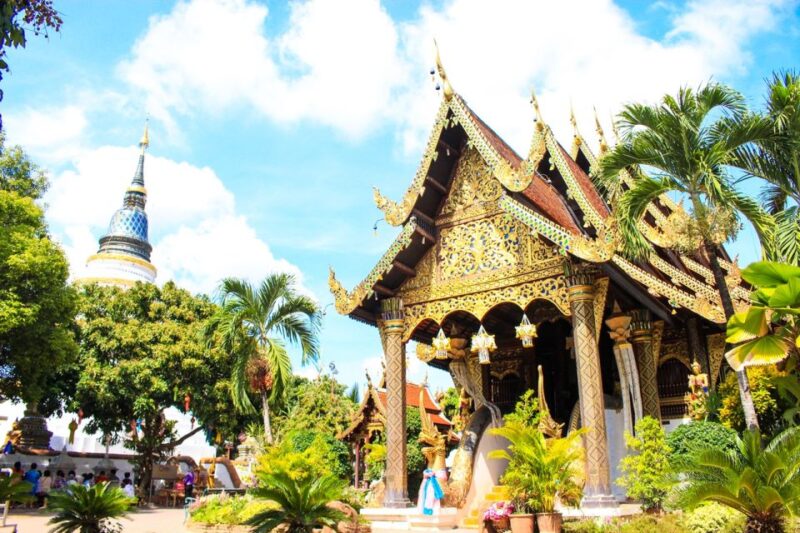 Chiang Mai: Market and Trishaw Ride Tour With Local Lunch - Wat Ket Karam
