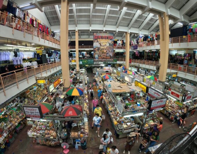 Chiang Mai: Market and Trishaw Ride Tour With Local Lunch - Warorot Market