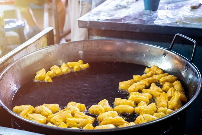 Chiang Mai Michelin Food Walking Tour With Professional Tour Guide - Itinerary and Inclusions