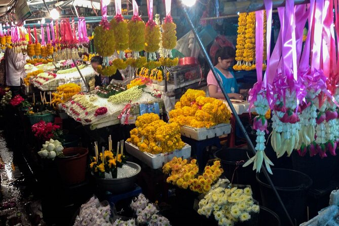 Chiang Mai Michelin Food Walking Tour With Professional Tour Guide - Guided Experience and Insights