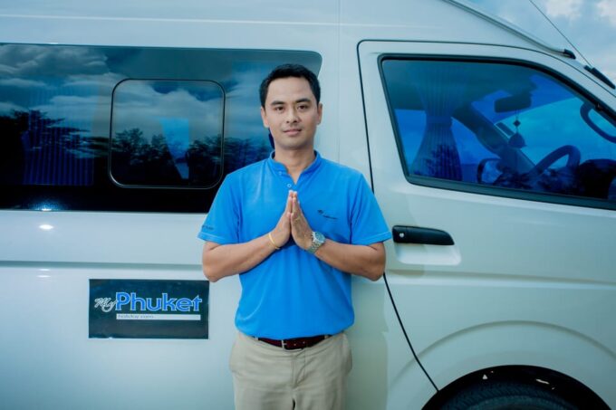 Chiang Mai: Minivan Rental With Driver to Doi Chiang Dao - Shopping at Local Markets and Shops