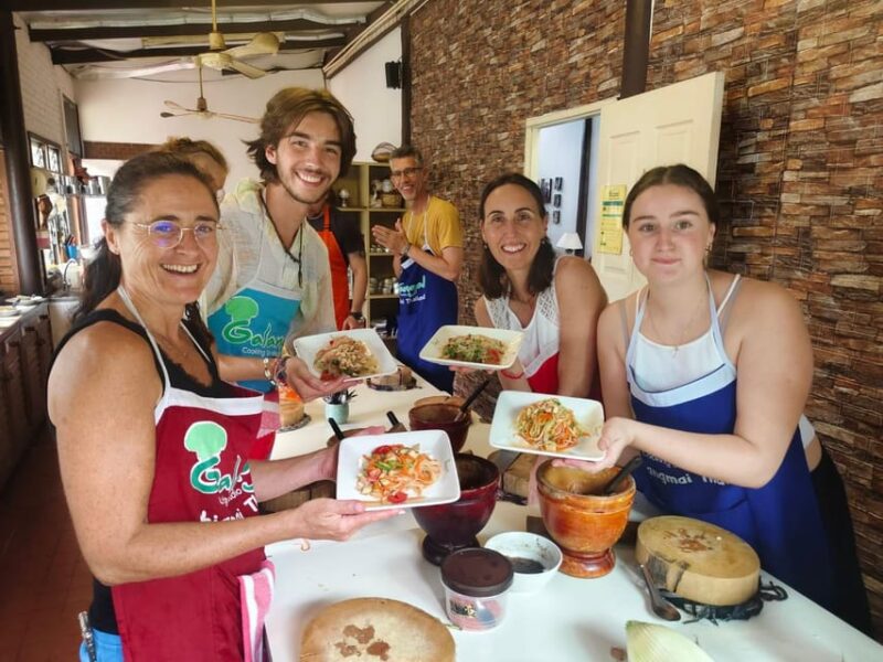 Chiang Mai: Morning Cooking Class With Market Visit - Market Tour and Organic Garden