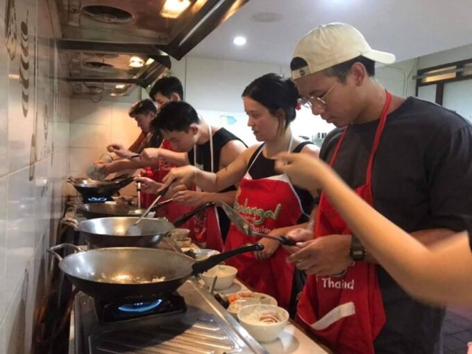 Chiang Mai: Morning Cooking Class With Market Visit - Accessibility and Transportation