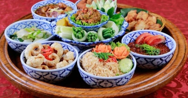 Chiang Mai: Northern Thai Cuisine Khantoke Dinner - Itinerary and Activities