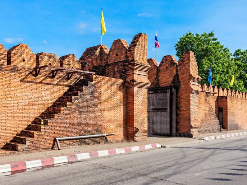 Chiang Mai: Private Tuk Tuk Tour of City Temples With Pickup - Itinerary Highlights
