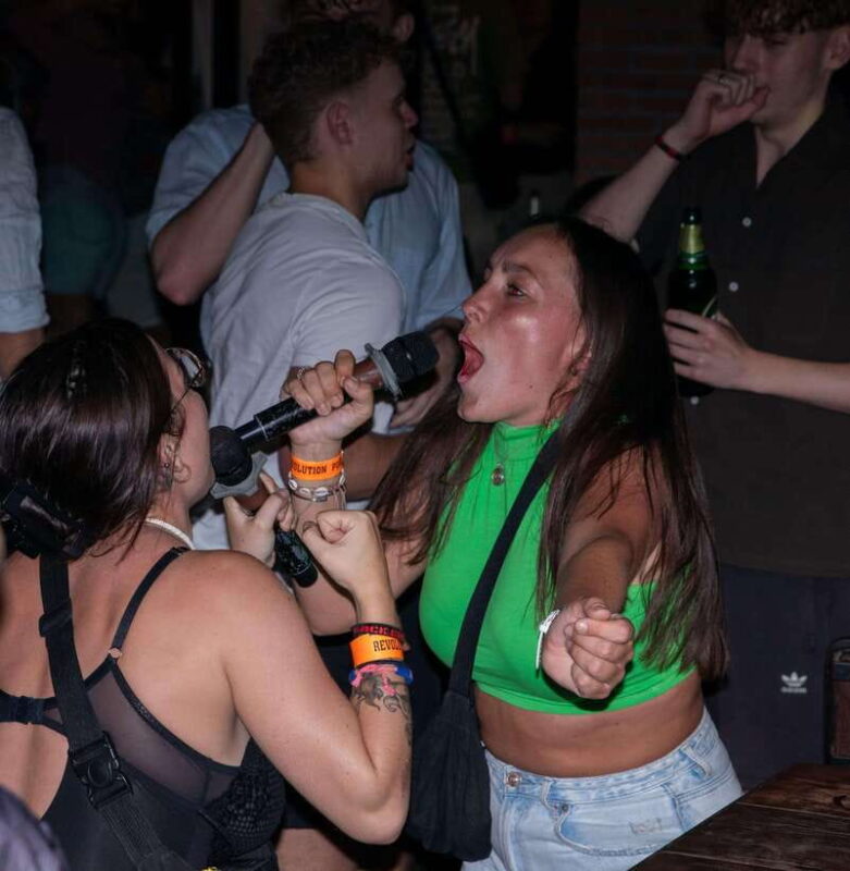 Chiang Mai Pub Crawl: The Best Nightlife in Town! - Experiencing the Camaraderie of the Tour