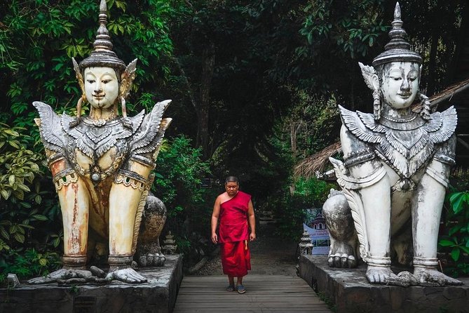 Chiang Mai RED TUK TUK City Tour: Famous View Point, Attractions & Doi Suthep - Exploring Wat Phra That Doi Suthep