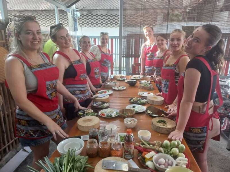 Chiang Mai: Small Group Thai Cooking Class With Market Tour - Suitable for All Cooking Skill Levels