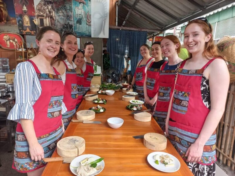 Chiang Mai : Small Group Thai Cooking Class With Market Tour - Cooking Class Menu Options