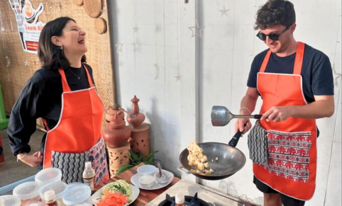 Chiang Mai : Super Fun Thai Cooking Class - Booking and Cancellation Policy