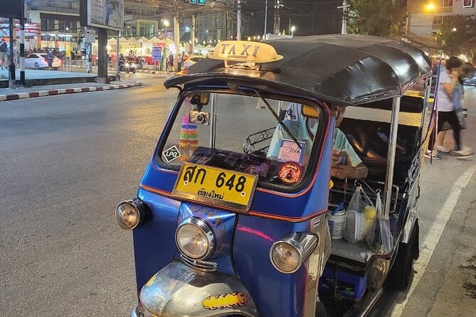 Chiang Mai Temples and Market Tuk-Tuk Evening Night Tour - Dessert Indulgence