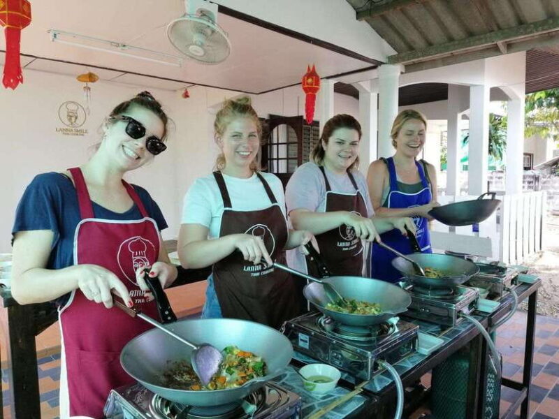 Chiang Mai: Thai Cooking and Market Tour With Lanna Smile - Key Points