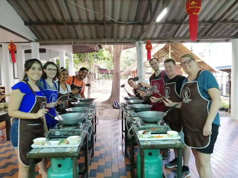 Chiang Mai: Thai Cooking and Market Tour With Lanna Smile - Cooking Experience