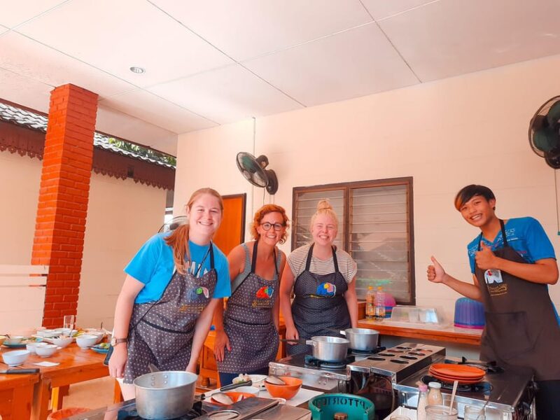 Chiang Mai: Tradition Thai Cooking Class With Market Tour - Key Points