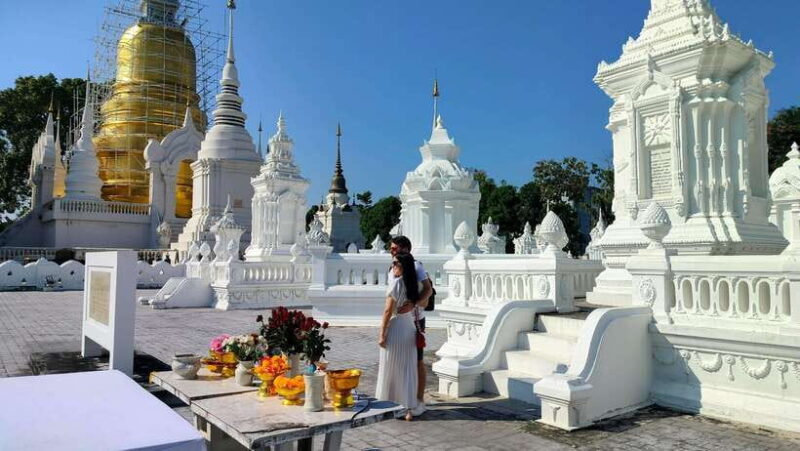 Chiang Mai: Tuk-Tuk Evening Tour With Temples & Street Foods - Temple Visits