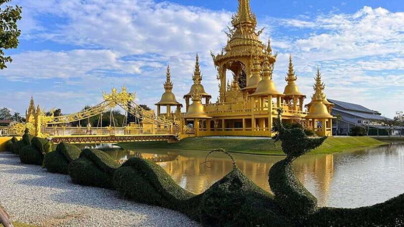Chiang Mai : White and Blue Temples and Lalita Cafe - Exploring the Long Neck Karen Village