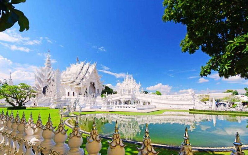 Chiang Mai: White, Blue & Big Buddha Temples in Chiang Rai - Exploring the White Temple (Wat Rong Khun)