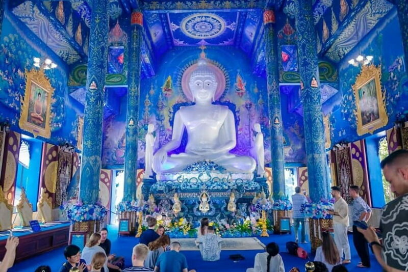 Chiang Mai: White Temple, Black House & Blue Temple Day Trip - Lunch Break