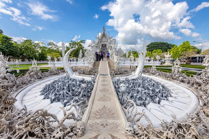 Chiang Mai White Temple, Blue Temple, Black Museum & Golden Triangle - Tour Booking and Availability