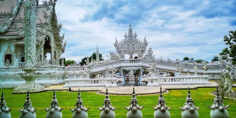 Chiang Mai: White Temple, Golden Triangle & Boat Tour - Tour Features and Inclusions