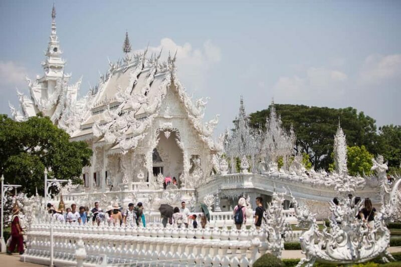 Chiang Mai:Chiang Rai White Temple, Blue and Red Temple Tour - The Highlights and Possible Drawbacks