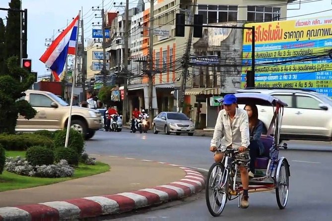 Chiang Rai: Chiang Rai City Tour With Dinner and Show - Exploring Chiang Rai City
