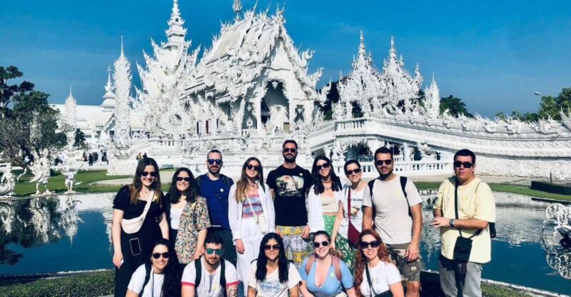 Chiang Rai: Experienced Guide| Visit Popular Places & Lunch - Tour Experience and Services