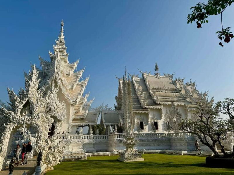 Chiang Rai: Explore Top 7 Attractions + FREE Lunch Buffet - Discovering the White Temple
