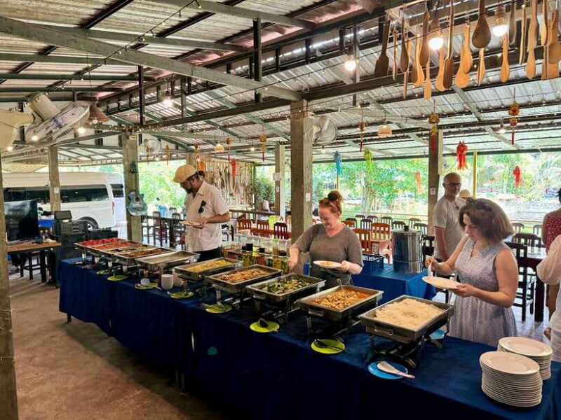 Chiang Rai: Explore Top 7 Attractions + FREE Lunch Buffet - Visiting the Long Neck Karen Village