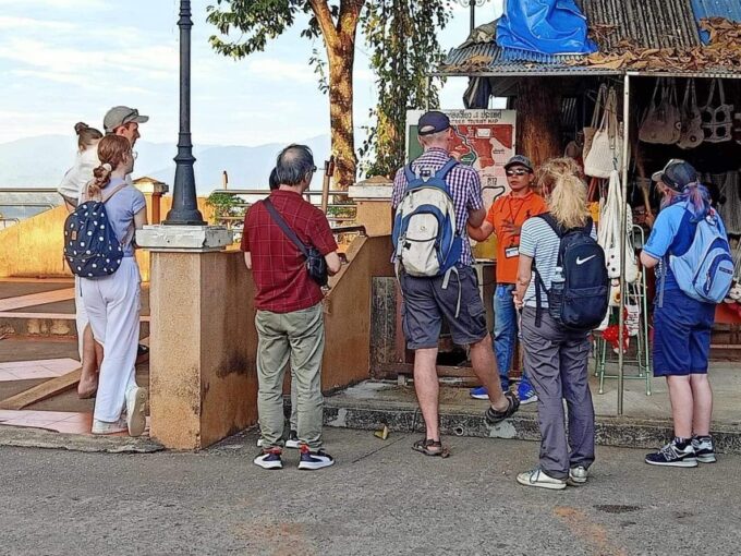 Chiang Rai: Popular Sightseeing Tour 7 Places , Buffet Lunch - Included Services